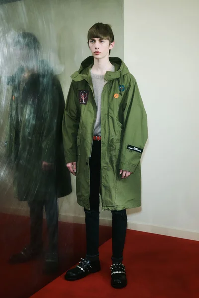 Look 11